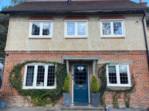 Edwardian Cottage in beautiful surroundings with hot tub